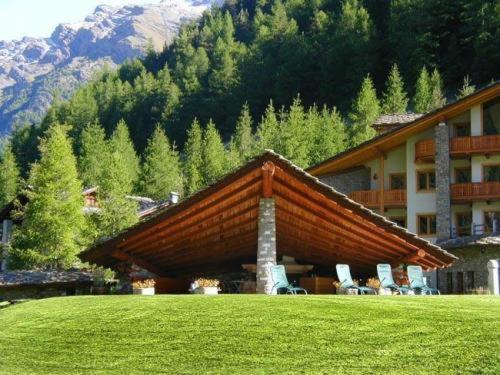 Eco Wellness Hotel Notre Maison Cogne Exteriér fotografie