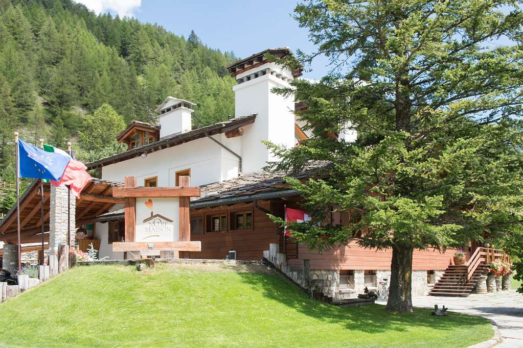 Eco Wellness Hotel Notre Maison Cogne Exteriér fotografie