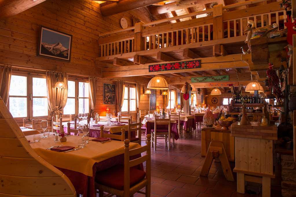 Eco Wellness Hotel Notre Maison Cogne Restaurace fotografie